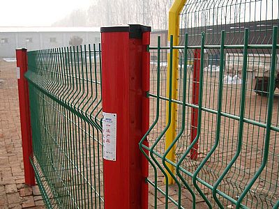 勒泰桃型柱护栏